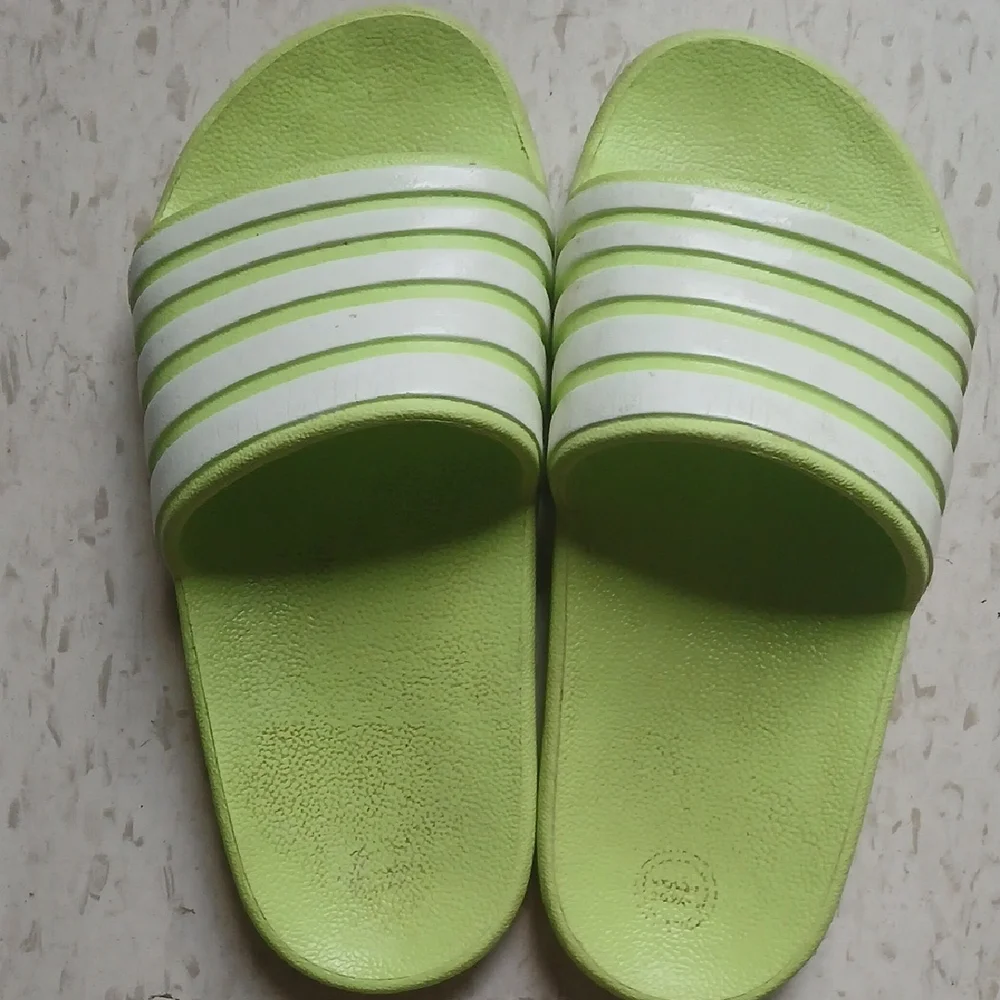 Wonder Nation Light Green Slide Sandals